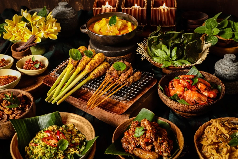 Delicious Dishes Amidst the Bustle of Masjid Alfalah